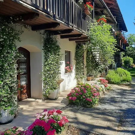 La Collina Dei Passeri Bed & Breakfast 4*