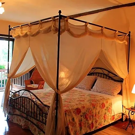 La Collina Dei Passeri Bed & Breakfast 4*