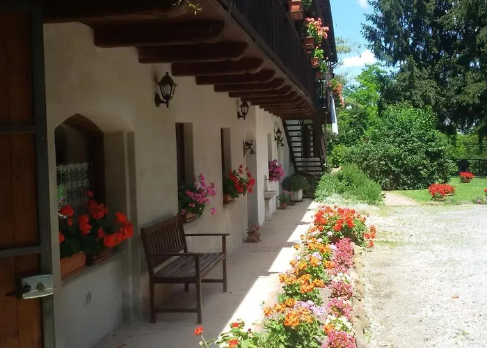ベッド・アンド・ブレックファスト La Collina Dei Passeri 4*